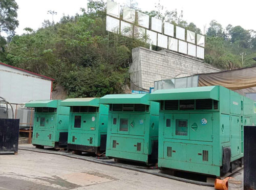 调兵山先进的应急发电机系统中智能监测和控制系统如何确保电压稳定？